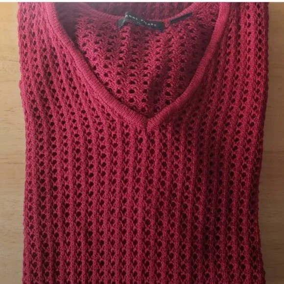 EUC Lightweight open weave women's red sweater - Picture 1 of 8